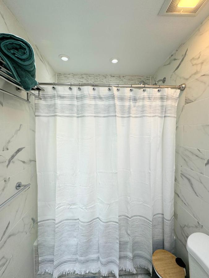 The Waltham Private Room & Bathroom John F Kennedy Jfk Lga Airport Manhattan Penn Station Bullet-Train 15 Min Nova York Exterior foto